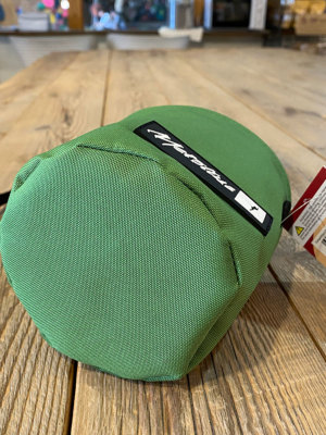 チョークバッグ　緑 メトリウス「Competition Chalk Bag」コンペティションチョークバッグ