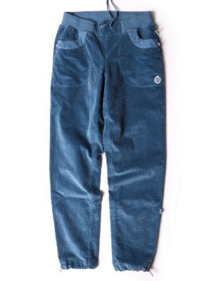 STEEL BLUE�i�X�e�B�[���u���[�j