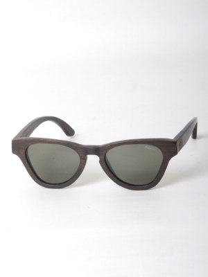 WOOD�i�_�[�N�u���E���j